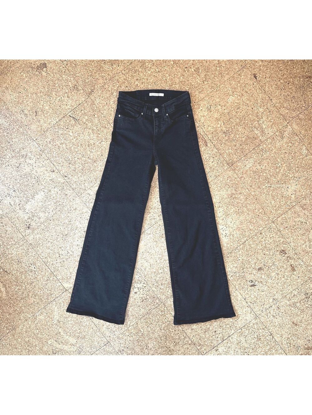 Levi's 318 Shaping Wide Leg Black Jeans Size W25 L32 Stretchy High Rise 5 Pocket